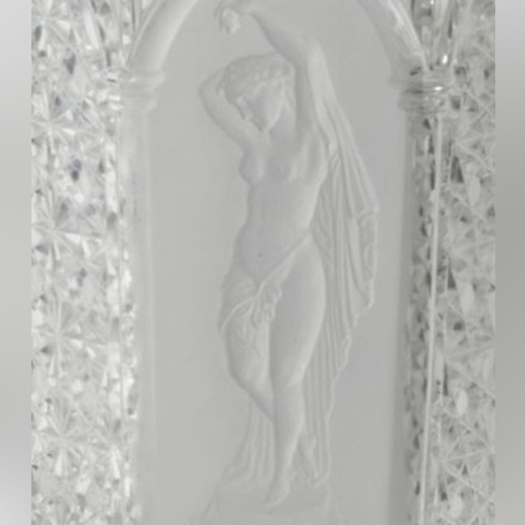 Vintage Clear and Frosted Glass Vase - Picture 12 of 12